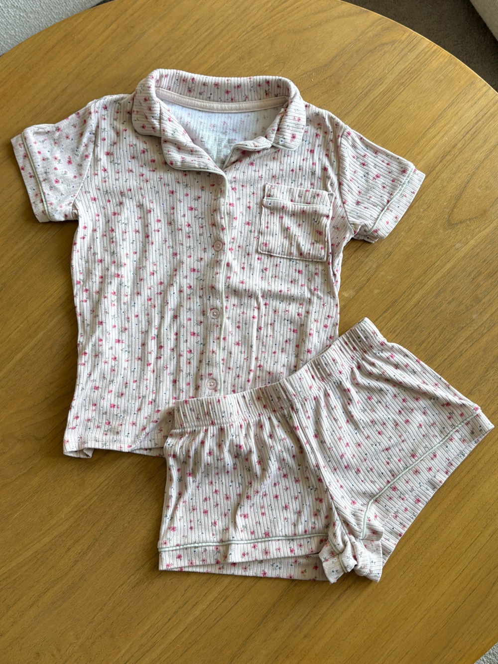 Kids Short-Sleeve Pajama Set in Light Cream with Pink Floral Print